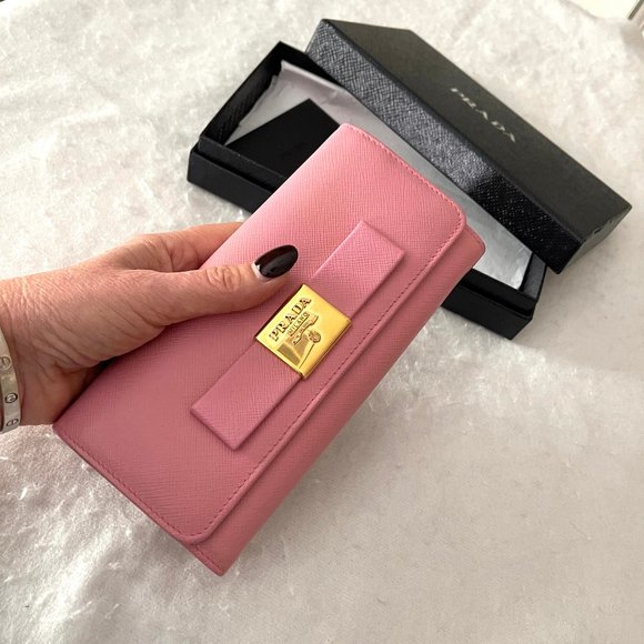 Auc Prada Saffiano Lether Bow Flap long Wallet on Chain Mint conditin! - Picture 3 of 16